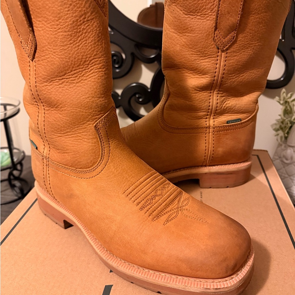 Tecovas Rugged square toe. Rubber bottom Tan